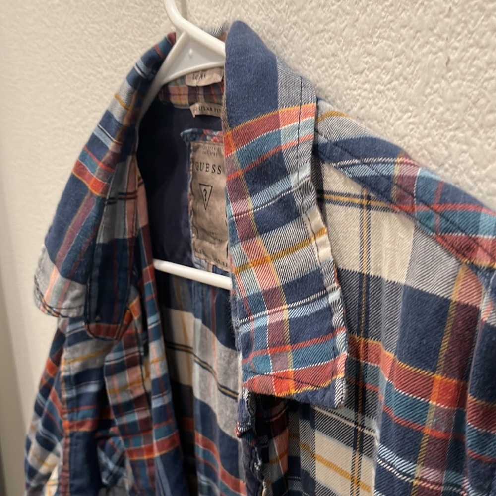 Guess plaid button down - Picture 3 of 4